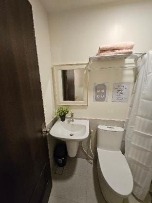 Studio Unit in The Median Condominium Cebu Apartment in Lapu-Lapu City
