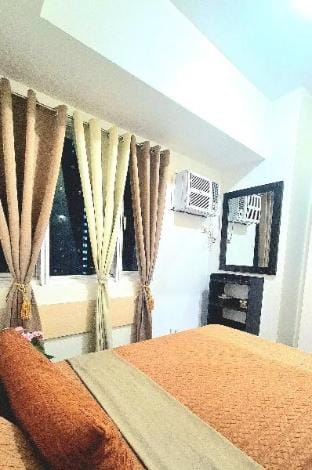 One BR Unit with MRT and Mall Access Apartment in Mandaluyong