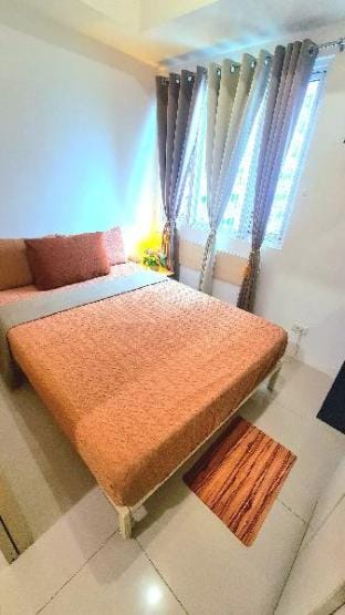 One BR Unit with MRT and Mall Access Apartment in Mandaluyong