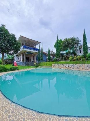 Villa GeGe Puncak Villa in Cisarua