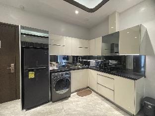 Homey 1Bedroom Condo in One Euphoria, 16th flr. Vacation rental in Angeles