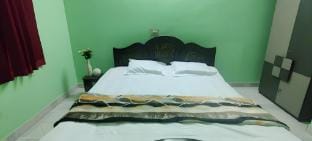 Nithilagam Temple & Mountain View Home Apartment in Tamil Nadu