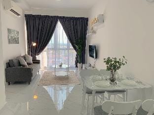 Netflix 2 Bedroom Troika Kota Bharu Homestay 1812 Apartment in Malaysia