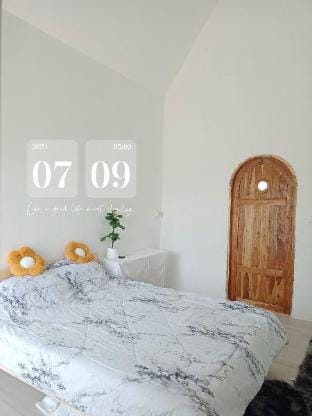 ArtiqueHome & Autumn Villa in Laos