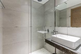 Exquisite Living I Pool view I Super speed wi-fi Apartment in Dubai