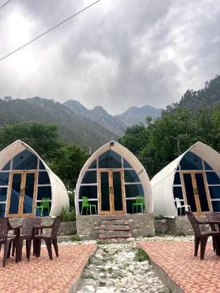 Vintage Vista Camps Luxury tent in Himachal Pradesh
