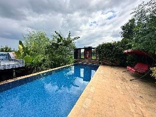 Lil ubud cileungsi with jacuzzi Villa in West Java