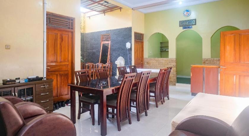 RedDoorz @ Shabrina Homestay Syariah Maguwo Hotel in Special Region of Yogyakarta
