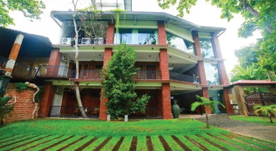 Airport City Hub Hotel Hotel in Negombo