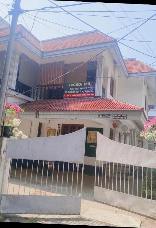 Bacadi Inn Tourist Home Hotel in Kochi