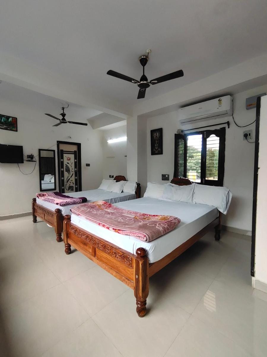 Annamaiah Guest House & Homestay - Tirupati - Home Food Service Vacation rental in Tirupati