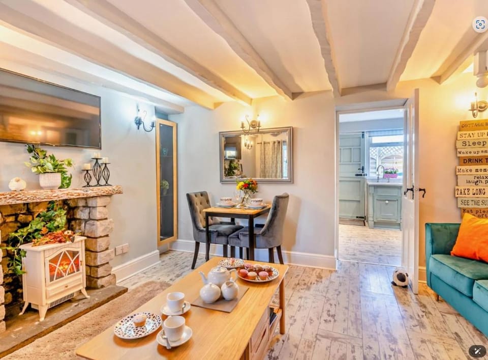 Charming Shepherd's Cottage, Pets Welcome,Parking Vacation rental in Wales