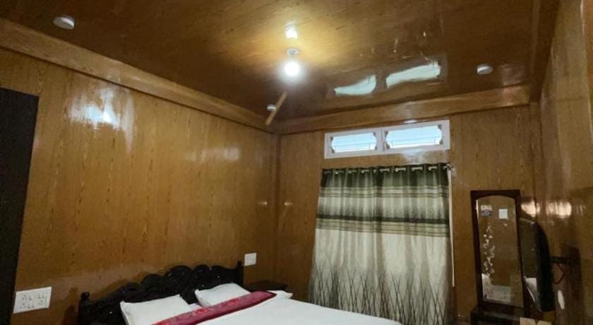 Sonam Guest House Tawang Apartment in India