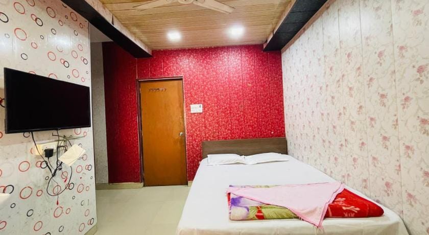 Vamoose Kaas Hill Resort Apartment in Maharashtra