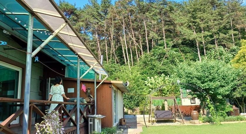 Private pension Jeongwonchae Bed and Breakfast in South Korea