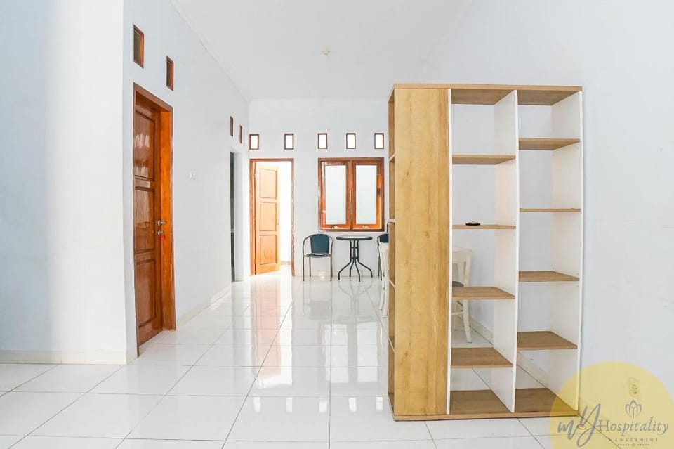 Anggrek Guest House Cirebon Bed and Breakfast in West Java