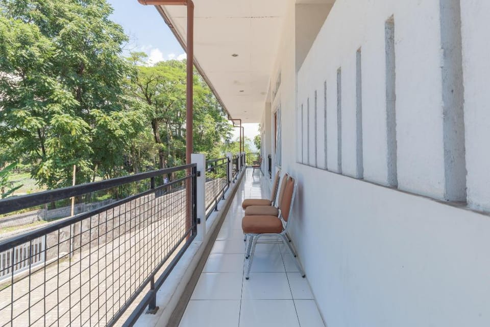 Overstay Maribaya Lembang Hotel in Lembang