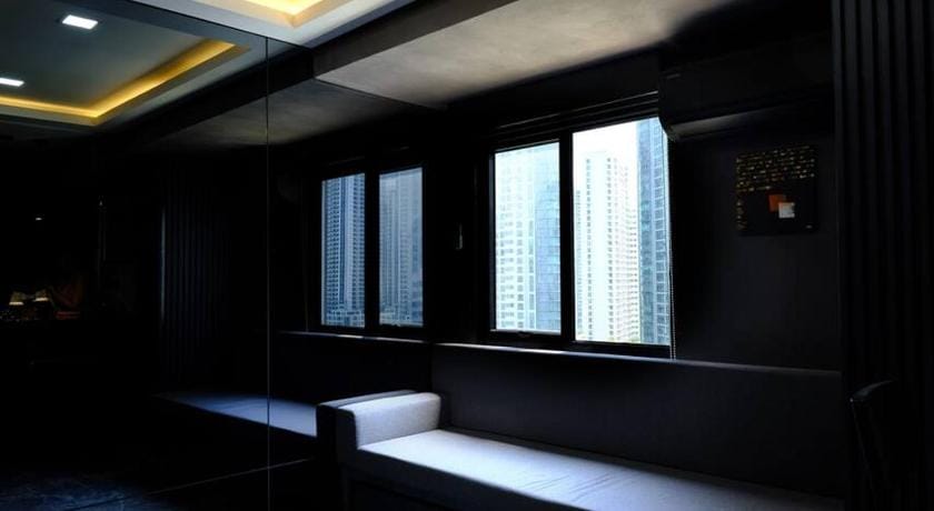Casa Rica for adventurous fun - C Fort TB Apartment in Makati