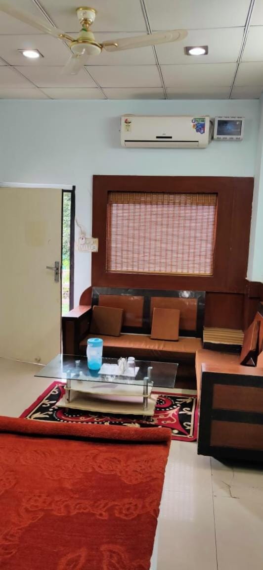 Vamoose Balaji Inn Vacation rental in India