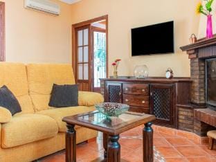 Belvilla by OYO La GA 14ena Vida Vacation rental in Algodonales