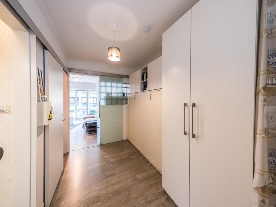 Spacious studio with separate sleeping area Apartment in Middelkerke