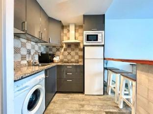 Beachfront Apartment with Terrace Apartment in Benalmadena