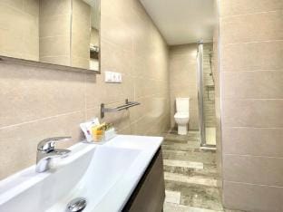 Beachfront Apartment with Terrace Apartment in Benalmadena