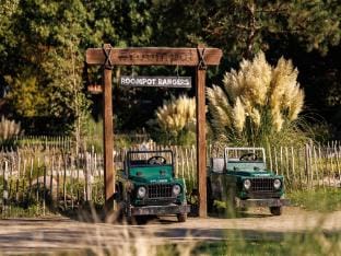 Restyled bungalow on the water with its own rowing boat, in a holiday park Vacation rental in Weert