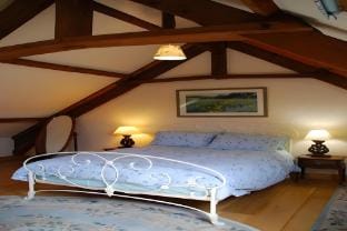 Golden Light Cottage Escape Vacation rental in Normandy
