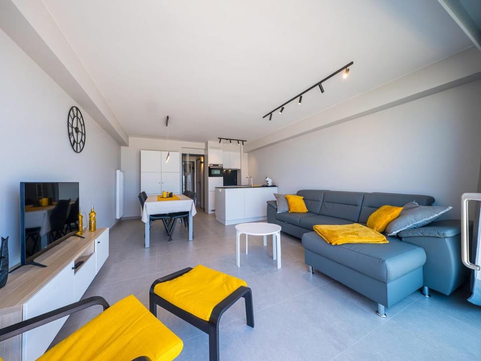 Apartment with 3 bedrooms and sea view Apartment in Middelkerke