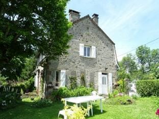 Cottage in Auvergne near Puy Mary Vacation rental in Auvergne-Rhône-Alpes
