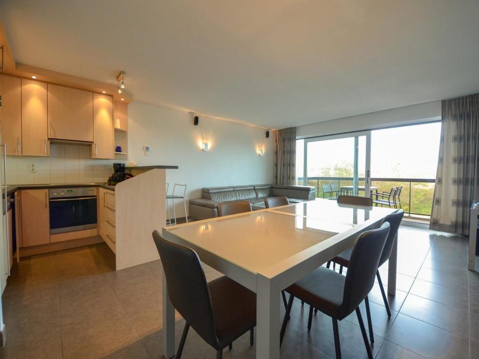 PLAZA A1A1A12 with scenic view balcony Hotel in Koksijde