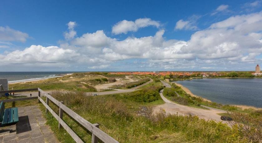 Bright Apartment Near Beach Apartment in Westkapelle