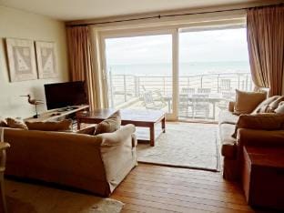 Seaside Comfort with Parking Apartment in Koksijde