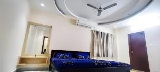 Servostay Kukatpally: 11 BHK with Parking Apartment in Hyderabad