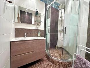 3 pièces 100m2 balcon centre juan 2 pas des plages Apartment in Antibes