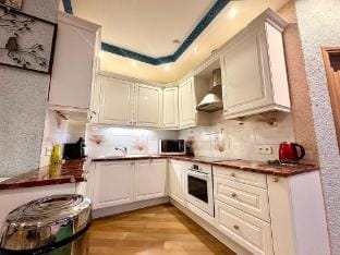 3 pièces 100m2 balcon centre juan 2 pas des plages Apartment in Antibes
