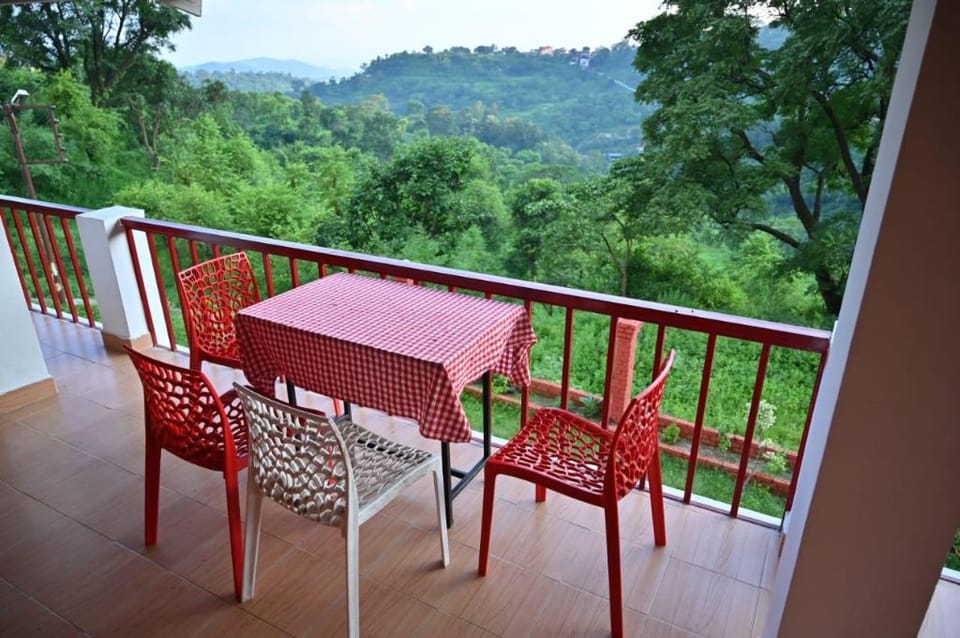 Prashanti Retreat Hotel in Uttarakhand