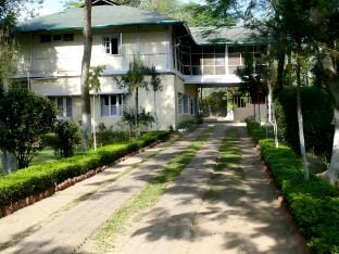 Chowkidinghee Heritage Tea Bungalow Vacation rental in India