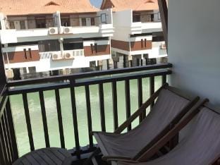Alpine LXPD Water Chalet Apartment in Port Dickson