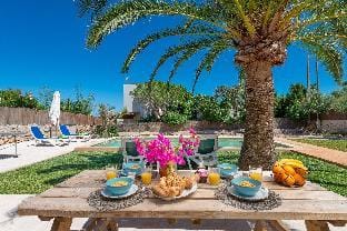 Las Estrellas in Cala Llombards Villa in Migjorn