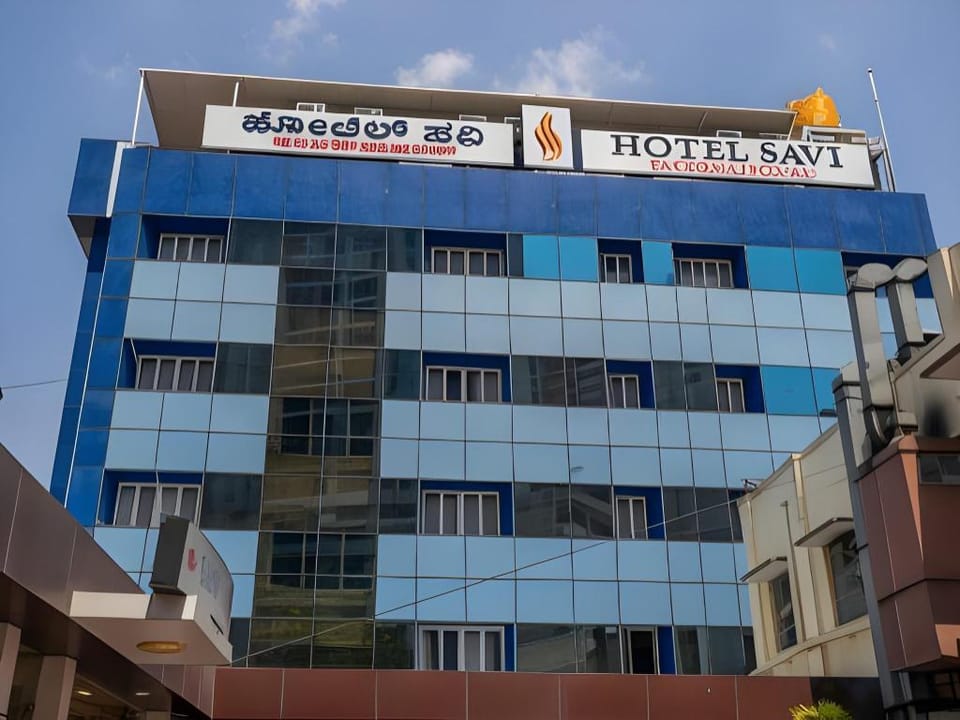 FabHotel Savi Inn - Nr. Mantri Square Mall Hotel in Bengaluru