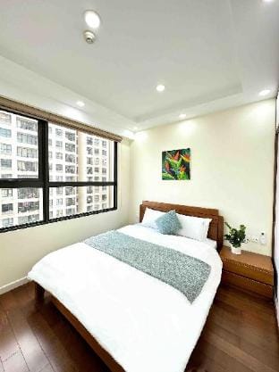 Lakeside /2Bedrooms/Vinhome D’capitale06/HighRise Apartment in Laos