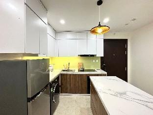Lakeside /2Bedrooms/Vinhome D’capitale06/HighRise Apartment in Laos