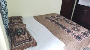 Sunshine Rooms & Service Apartments Apartment in Chennai