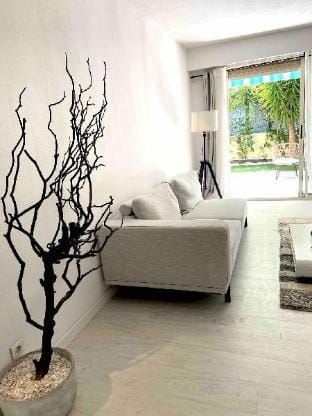 Beach Front with Garden near Monaco Apartment in Roquebrune-Cap-Martin