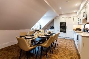 Longshaw - Relaxed Family 3 Bed Apt WiFi & Parking Apartment in High Peak District
