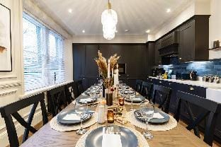 Calming Crescent - Luxury 4 Bed Apt Parking/WiFi Apartment in High Peak District