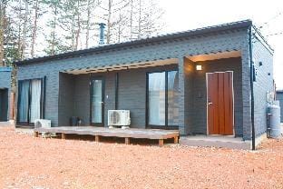 4 minutes by car to Oshino Hakkai! Enjoy a higher level of outdoor life at LongevityVillage B Vacation rental in Shizuoka Prefecture