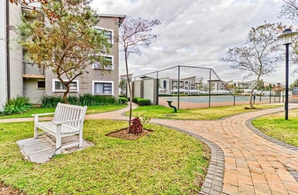 Modern Bachelor Apartment in Dainfern, Sandton Apartment in Sandton